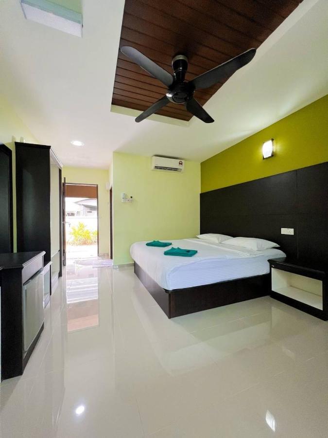 Chuu Pun Village Resort Pantai Cenang  Exterior foto