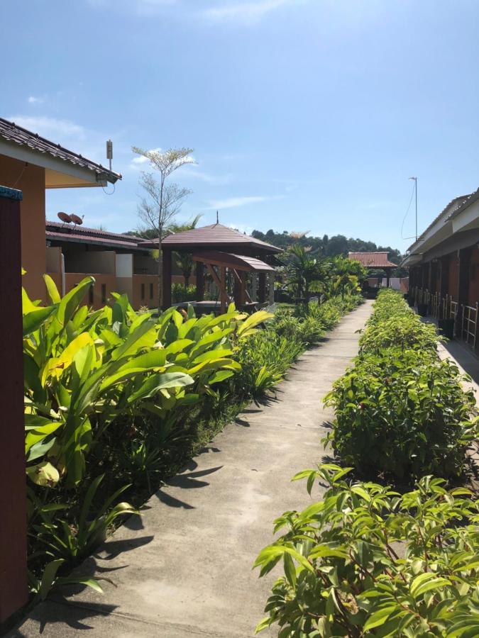 Chuu Pun Village Resort Pantai Cenang  Exterior foto
